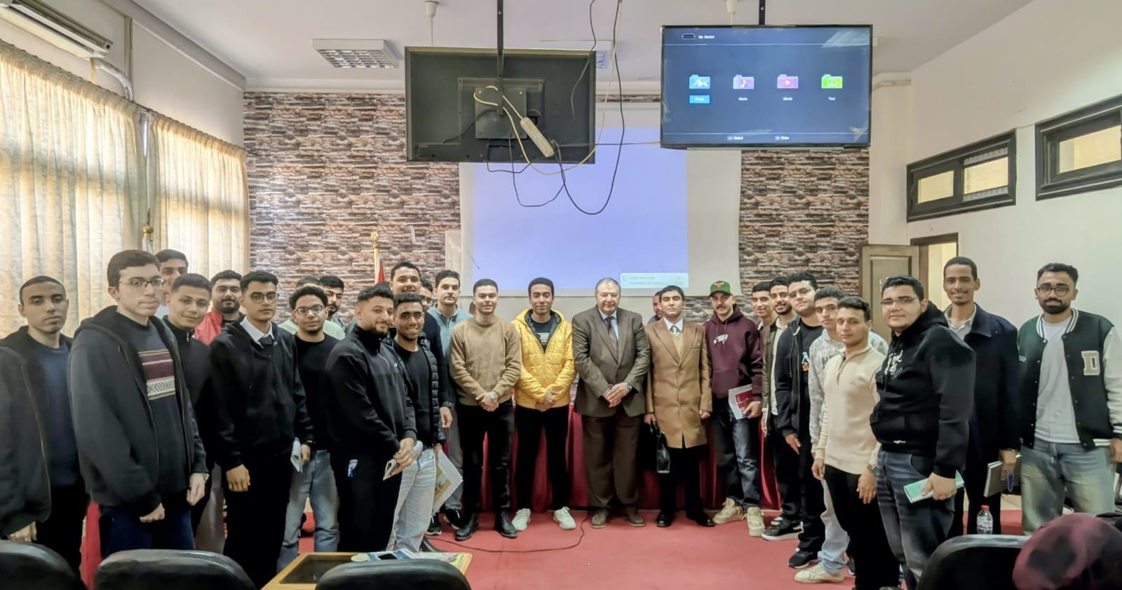 ad35a7b6 00ae 4ec3 80f9 00375b25d002